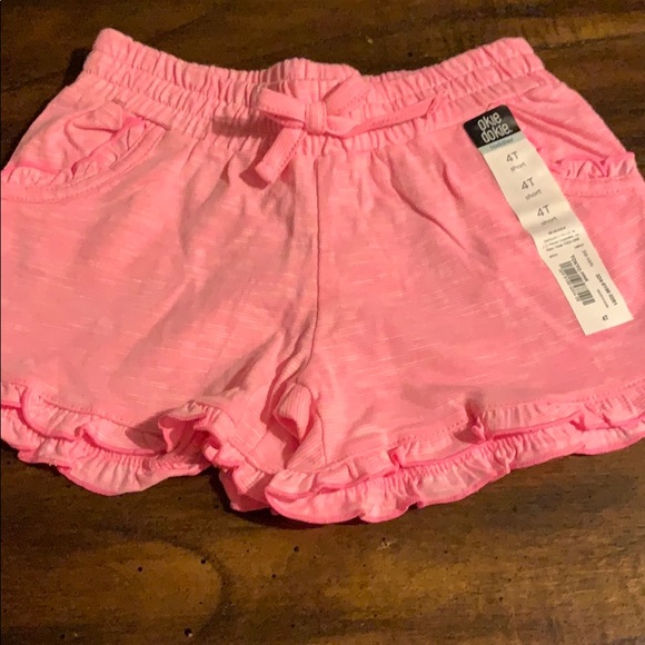 Bundle of 4T shorts - Picture 5 of 6